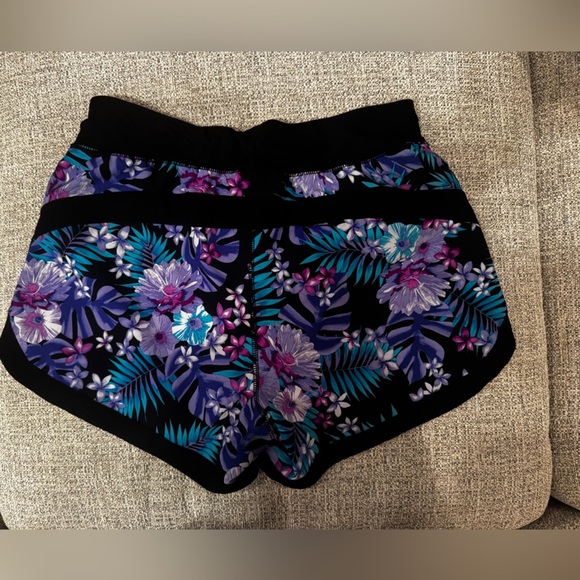 Lands’ End Black Purple Blue Floral Tropical Swim Shirt Built In Briefs Sz 8 - Picture 2 of 8